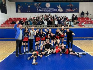 Şampiyon Farabi Anadolu Lisesi Oldu