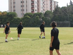 Altay’da Mali Sorunların Faturası, Kadın Futbol Takımı’na Çıktı