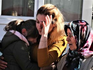 Komşularının İhbarıyla Eve Gelen Kadın Gözyaşlarını Tutamadı