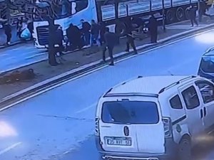 Sancaktepe’de Feci Kaza: Yaşlı Kadın Tırın Altında Kalarak Hayatını Kaybetti