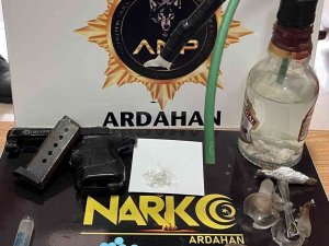 Ardahan’da Zehir Taciri 9 Kişi Yakalandı