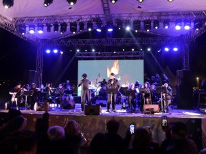 Belediye Meydanı’nda Yılbaşı Konserleri