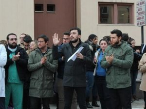 Maaşları Ödenmeyen Ufuk Üniversitesi Hastanesi Çalışanları Eylem Yaptı