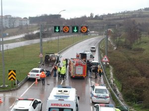 Sinop’ta Otomobiller Çarpıştı: 3 Yaralı