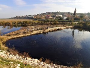 Büyük Menderes Nehri Çöp Akıyor