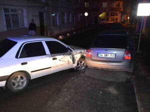 Park Halindeki 3 Araca Çarpan Alkollü Sürücü: "Nasıl Kaza Yaptım Ben De Bilmiyorum"