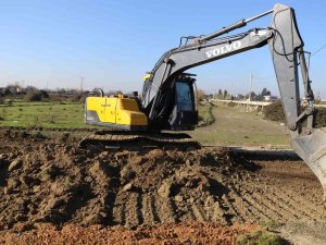 Kardeşköy Futbol Sahası İçin Çalışmalar Başladı