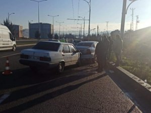 İ̇ki Otomobil Çarpıştı: 1 Yaralı