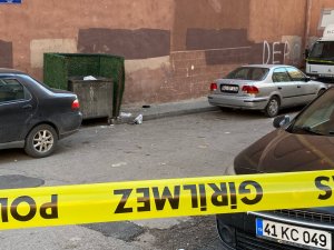 İ̇şe Gitmek İçin Evinden Çıkan İcra Memuruna Silahlı Saldırı