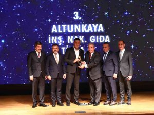 Altunkaya’nın Çifte Ödül Gururu