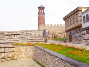 Bakan Kurum’dan Erzurum Kent Meydanı Çalışmalarıyla İlgili Paylaşım