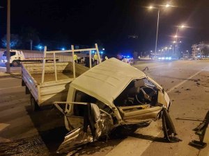 İ̇ki Otomobilin Çarpıştığı Kazada 1 Ölü, 1 Yaralı