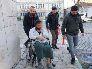 Polisi Bıçaklayınca Vurulan Şahıs Tekerlekli Sandalye İle Adliyeye Sevk Edildi