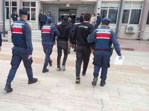 Akü Hırsızlarını Jandarma Yakaladı