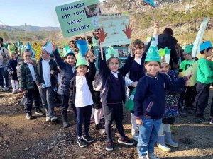 Marmaris’te Öğrencilerden ‘Mavi Yeşil ‘ Etkinliği