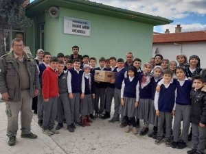 Öğrencilerin Bulduğu Yaralı Atmaca Tedavi Altına Alındı