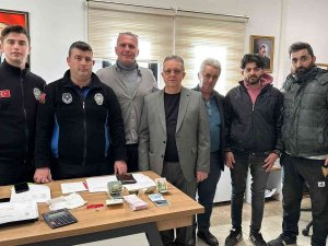 Minibüsünde Bulduğu Para Dolu Çantayı Sahibine Ulaştırdı