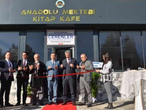 Elbistan’da Bir Okula ‘Anadolu Mektebi Kitap Kafe’ Açıldı