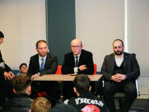 Aş Evinin Konuğu, Lastik-i̇ş Genel Başkanı Oldu