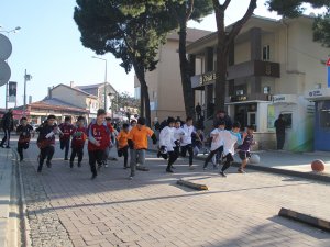 Kula’da Atatürk Kır Koşusu Düzenlendi