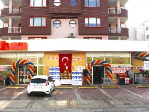 Özhan 51’inci Mağazasını Cumhuriyet Mahallesine Açtı