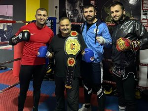 Ünlü Oyuncu Çelebi Şampiyonları Yalnız Bırakmadı