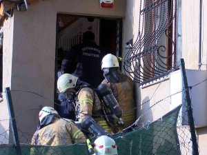 Kartal’da Gecekondu Yangını: Ekipler Kapıyı Kırıp Müdahale Etti