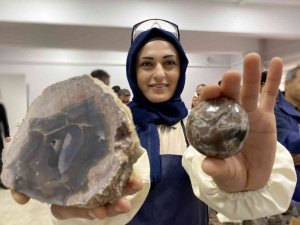 Kadın Eliyle Değerli Taşlar Yeniden Hayat Buldu