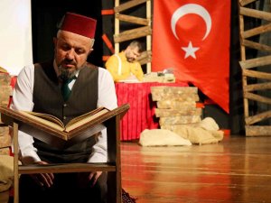 "Ben, Mehmet Akif" Oyunu Duygu Dolu Anlar Yaşattı