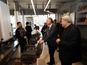 İ̇negöl Belediyesi Tüm Berberlere Atık Jilet Kutusu Dağıtıyor