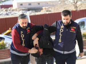 Polisi Bıçaklayan Şüpheli Tutuklandı