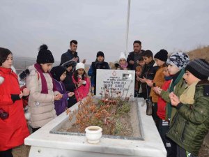Öğrencilerden 15 Temmuz Şehidi Gündüz’ün Mezarına Ziyaret