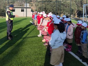 Jandarmadan Öğrencilere Okul Servisi Eğitimi