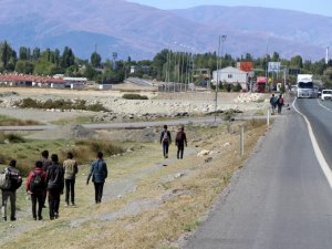 Çalışma İzni Bulunmayan Yabancıyı Çalıştıran İşverenlere Her Bir Yabancı İçin 35 Bin 815 Tl Para Cezası