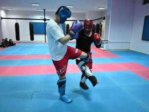 Düğün Salonu Gençler İçin Spor Salonuna Dönüştürüldü