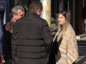 4 Bin Lirası Bıçak Zoruyla Gasp Edilen Genç Kız, Şikayetçi Olmamak İçin Ağladı