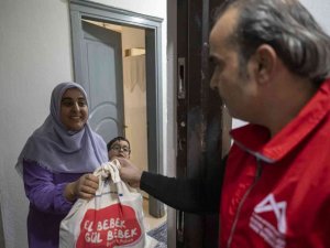 Mersin’de 30 Bin Aileye ’El Bebek Gül Bebek’ Paketi Ulaştı