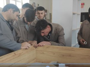 Ardahan’da Meslek Liseleri Fabrika Gibi Çalışıyor