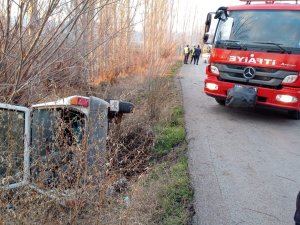 Otomobil Şarampole Uçtu: 1 Yaralı