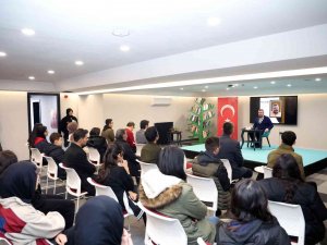 Mehmet Akif Talas’ta Anlatıldı