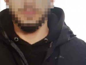İ̇stanbul’da Polisten Kaçan Şüphelinin Yakalandığı Anlar Kamerada