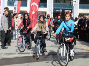 Şırnak’ta 50 Bisikletçi 45 Kilometre Pedal Çevirdi