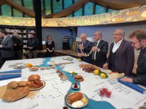 İ̇stanbul Boğazı’ndaki Yalı Ve Malikanelerin Yemek Kültürü Gün Yüzüne Çıkarıldı