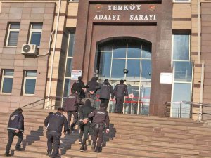 Ev Fareleri Polisten Kaçamadı