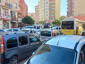 Kızıltepe’de Çift Sıra Park Çilesi Bitmiyor