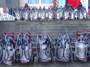 Bingöl’de Yetiştiricilere 223 Adet Süt Sağım Makinesi Dağıtıldı