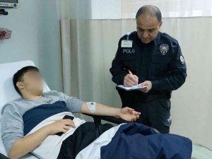 Okul Önünde Öğrenci Öğrenciyi Bıçakladı