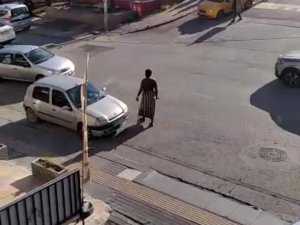 Ankara’da Yerel Kıyafetli Eli Sopalı Afrikalı Görenleri Korkuttu