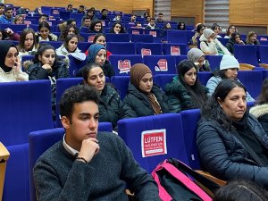 Nevü’de “Öğretmenlik Mesleğinde Eğitimden Hayata” Konulu Konferans Düzenlendi