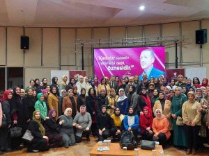 “Siyaset Akademisi Kadın” Yoğun Katılımla Devam Ediyor